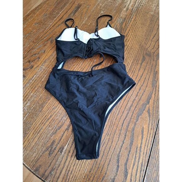 New Large Black Cut Out Criss Cross One Piece Swimsuit Bathing Suit Swimwear - Picture 2 of 3